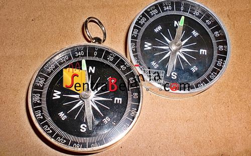 kompas-logam-kuning.JPG